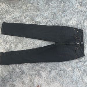 NEW BDG girlfriend high rise jeans!!!